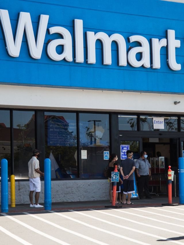 TOP 8 THINGS THAT REALLY AGITATE WALMART WORKERS